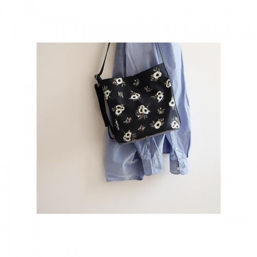 Сумка с ремешком Flowers 